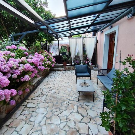 Vacation House Orange Veli Lošinj Eksteriør billede