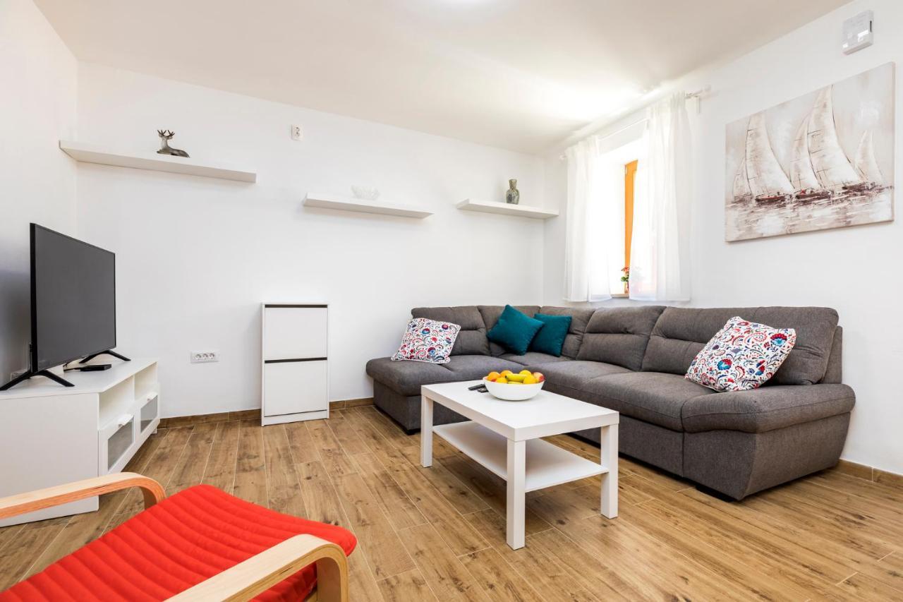 Vacation House Orange Veli Lošinj Eksteriør billede