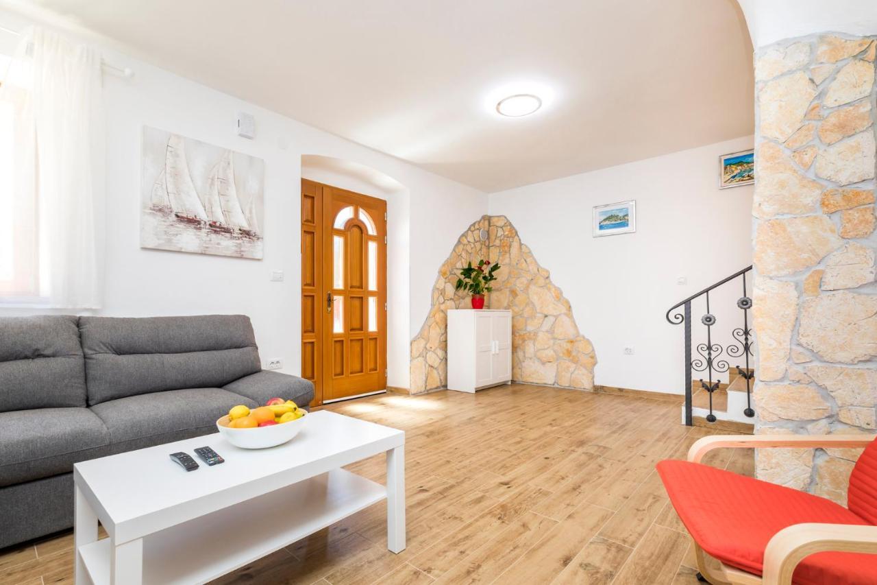 Vacation House Orange Veli Lošinj Eksteriør billede