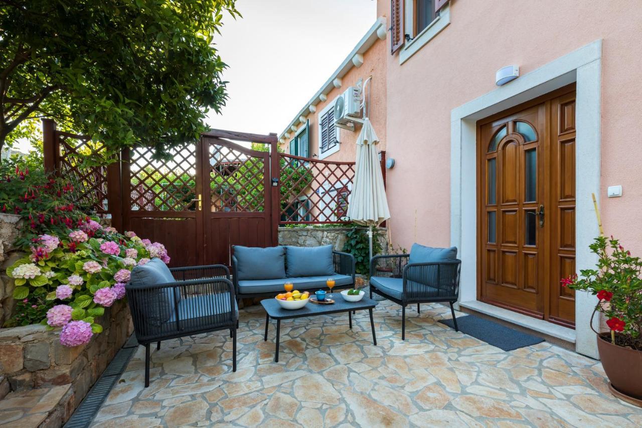 Vacation House Orange Veli Lošinj Eksteriør billede